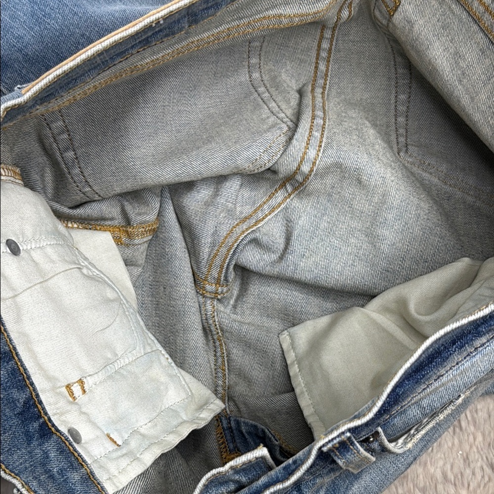 Rowan | Light Blue Button-Fly Jeans, Size 31 - Picture 7 of 16